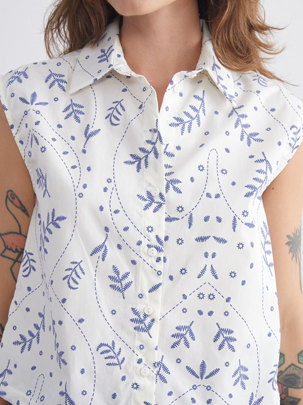 Beyaz Desenli Kadın Gömlek-2