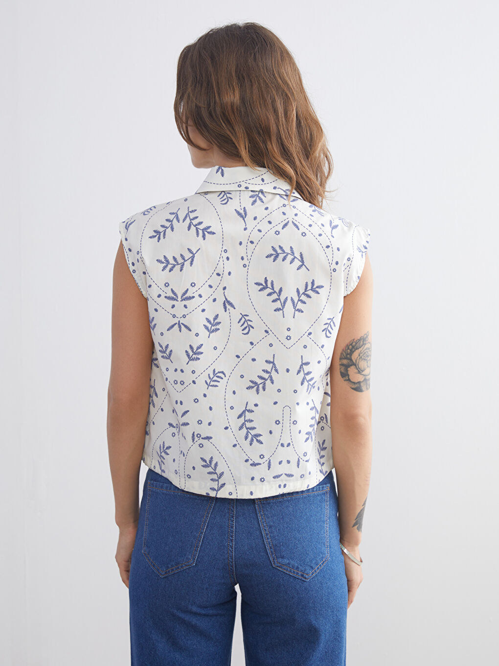 Beyaz Desenli Kadın Gömlek-3