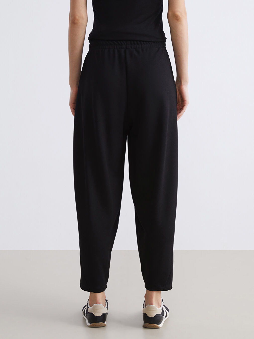 Siyah Beli Lastikli Kadın Eşofman Altı-3