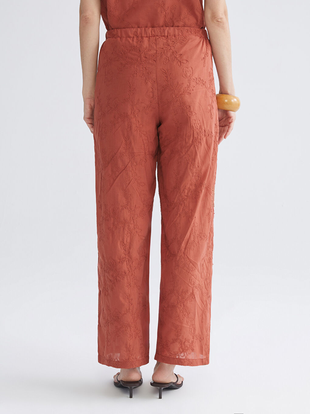 Turuncu Beli Lastikli Nakışlı Geniş Paça Kadın Pantolon-3