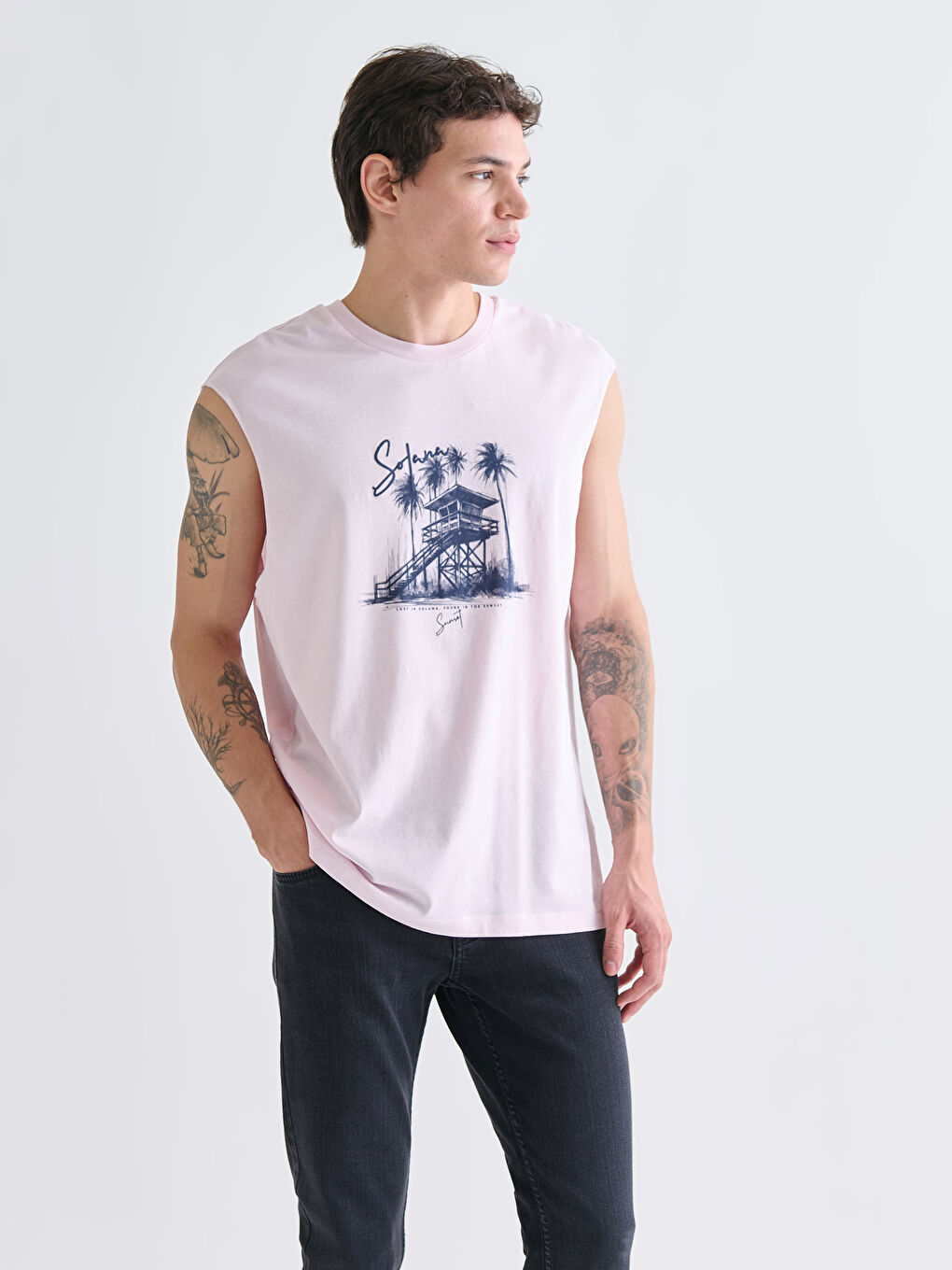 Pembe Bisiklet Yaka Baskılı Erkek Kolsuz Tişört