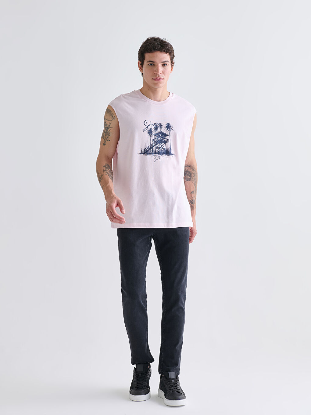 Pembe Bisiklet Yaka Baskılı Erkek Kolsuz Tişört-1