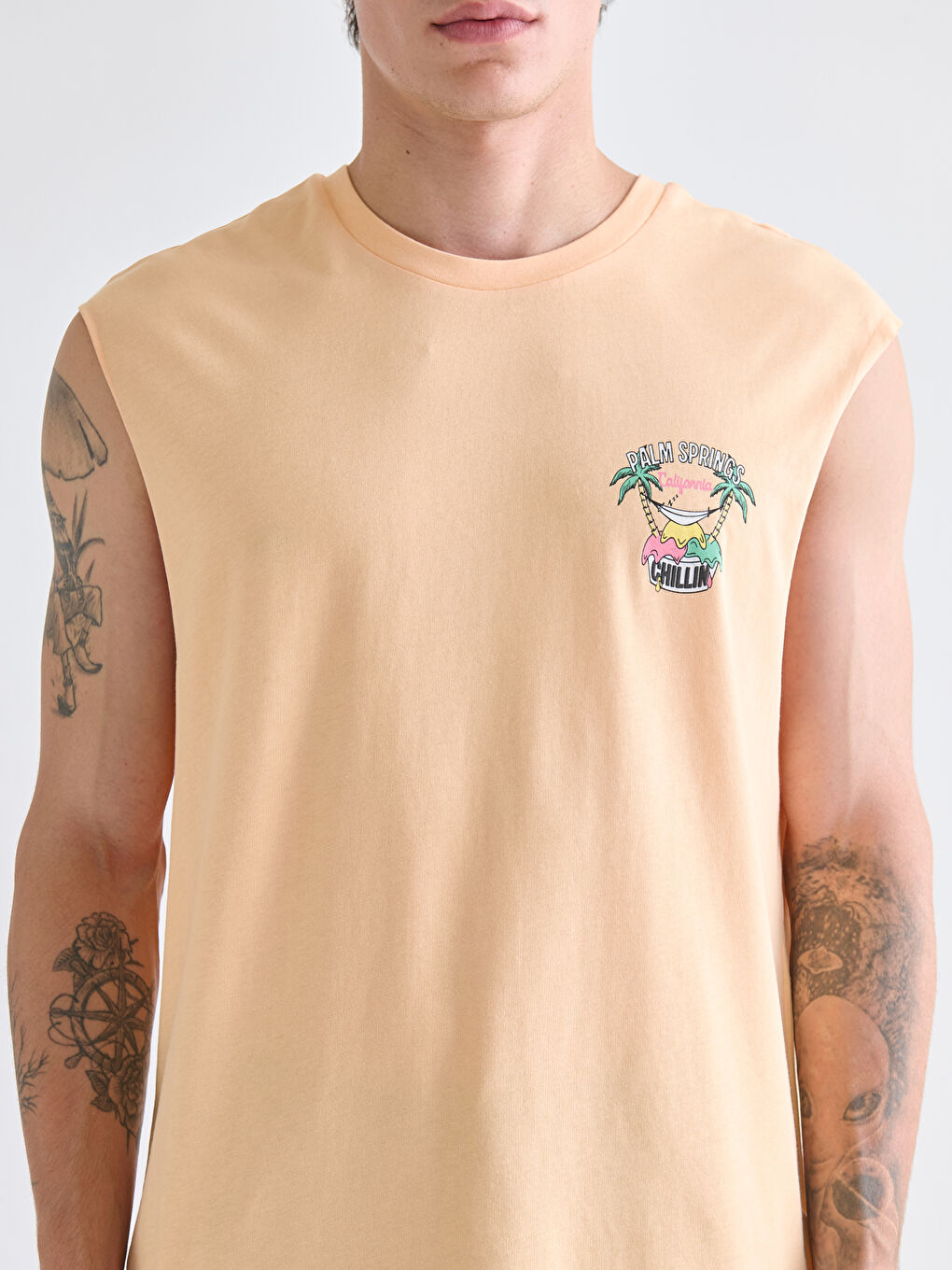 Pembe Bisiklet Yaka Baskılı Erkek Kolsuz Tişört-2