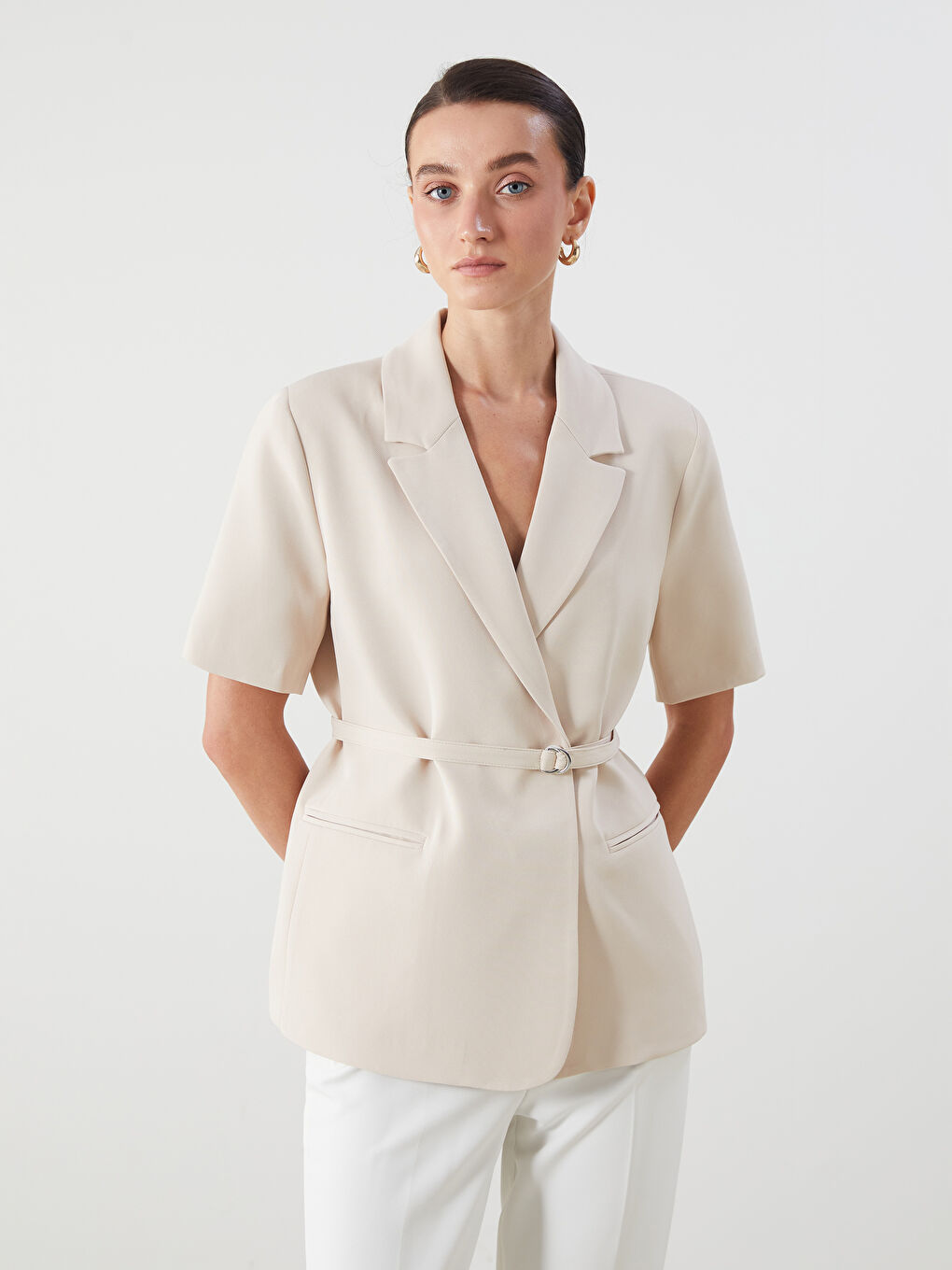 Bej Beli Kemerli Kadın Blazer Ceket