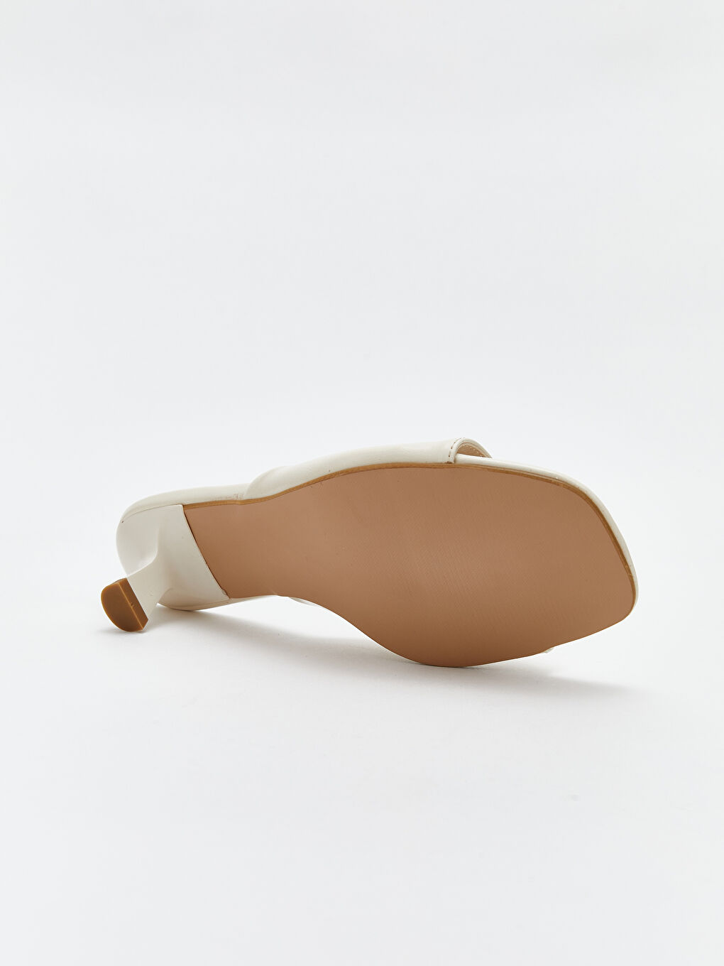 Ekru Deri Görünümlü Kadın Topuklu Terlik-1