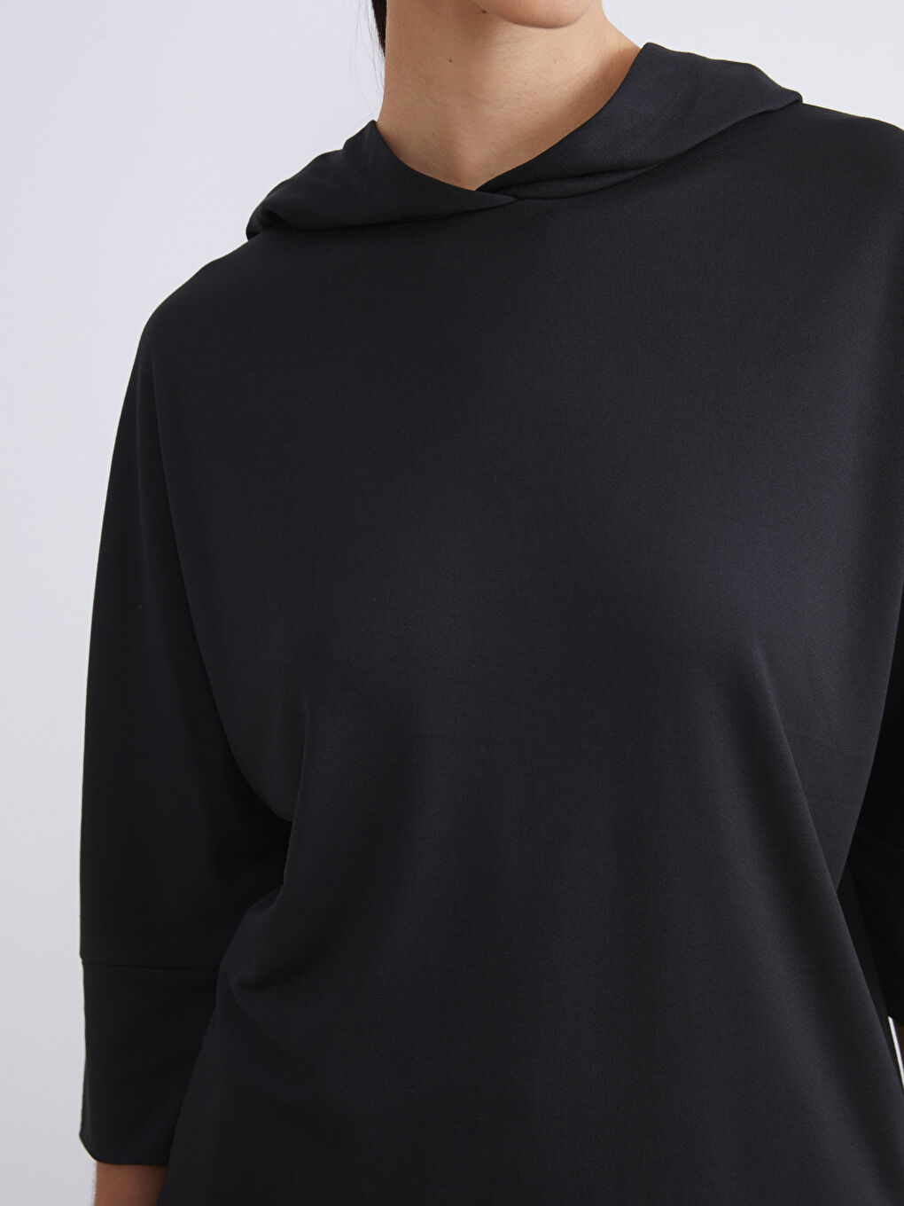 Siyah Kapüşonlu Kadın Sweatshirt-2