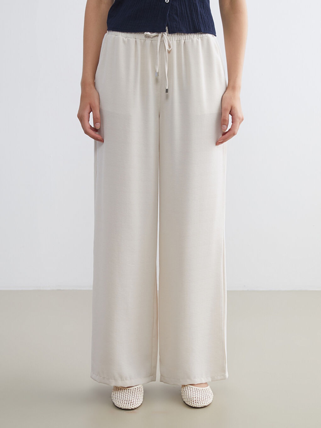 Bej Beli Lastikli Geniş Paça Kadın Pantolon-1