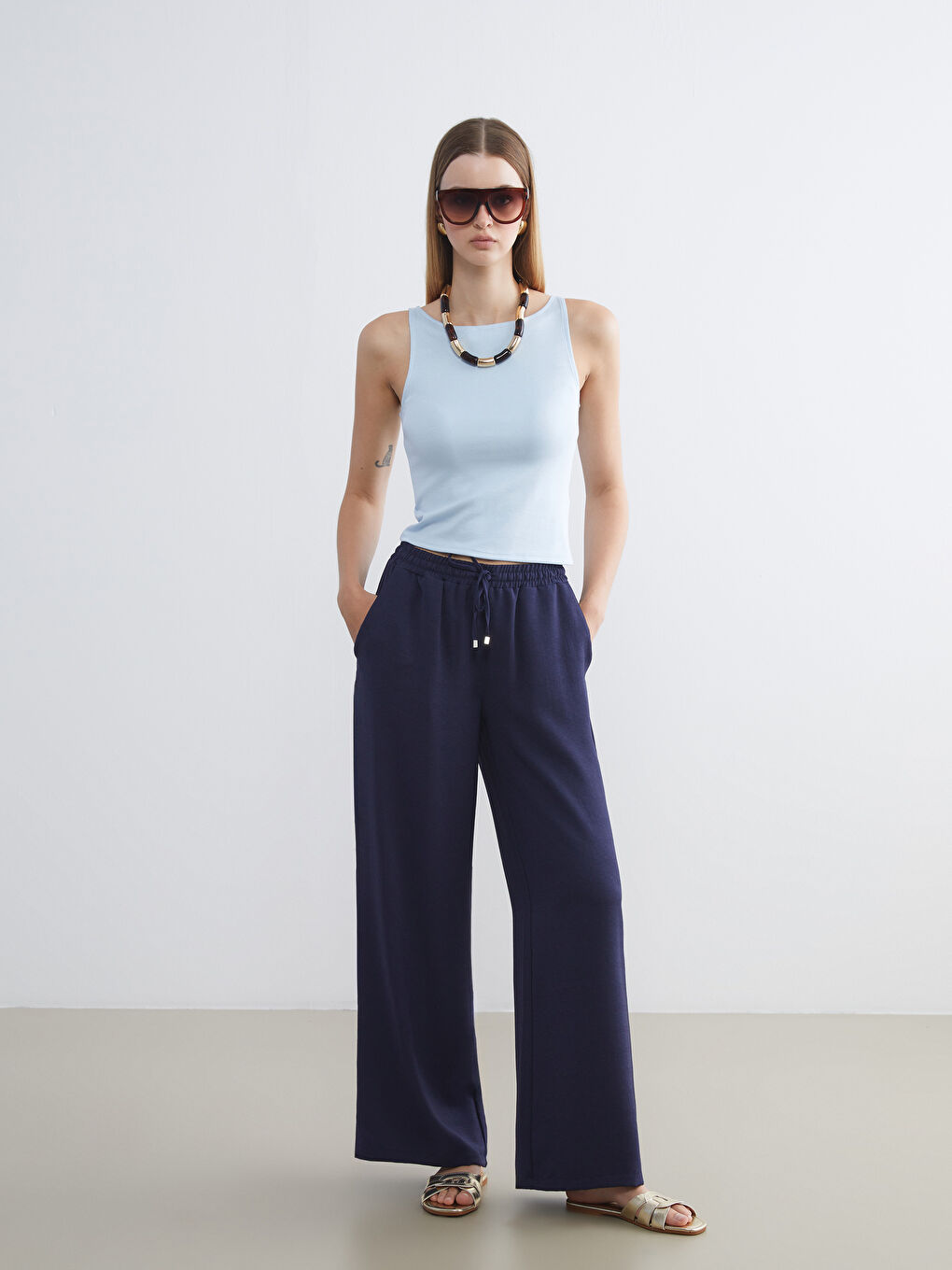 Lacivert Beli Lastikli Geniş Paça Kadın Pantolon