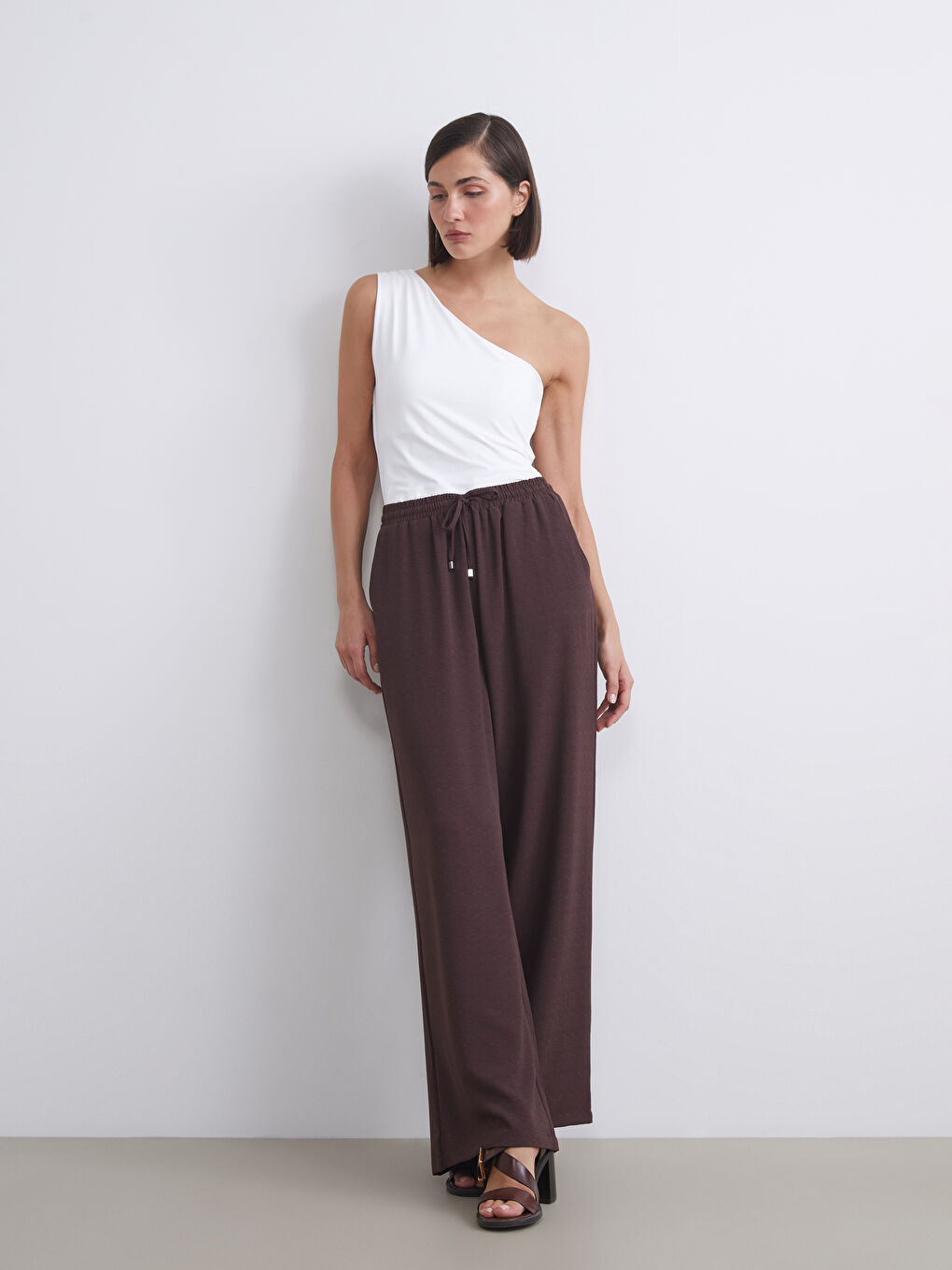 Kahverengi Beli Lastikli Geniş Paça Kadın Pantolon