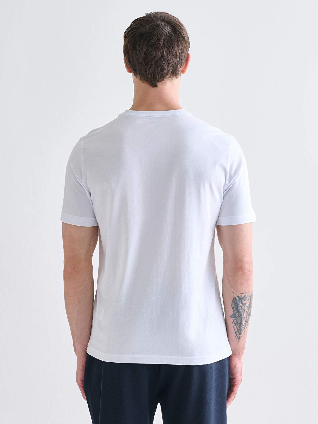 Beyaz Bisiklet Yaka Baskılı Penye Erkek Tişört-3