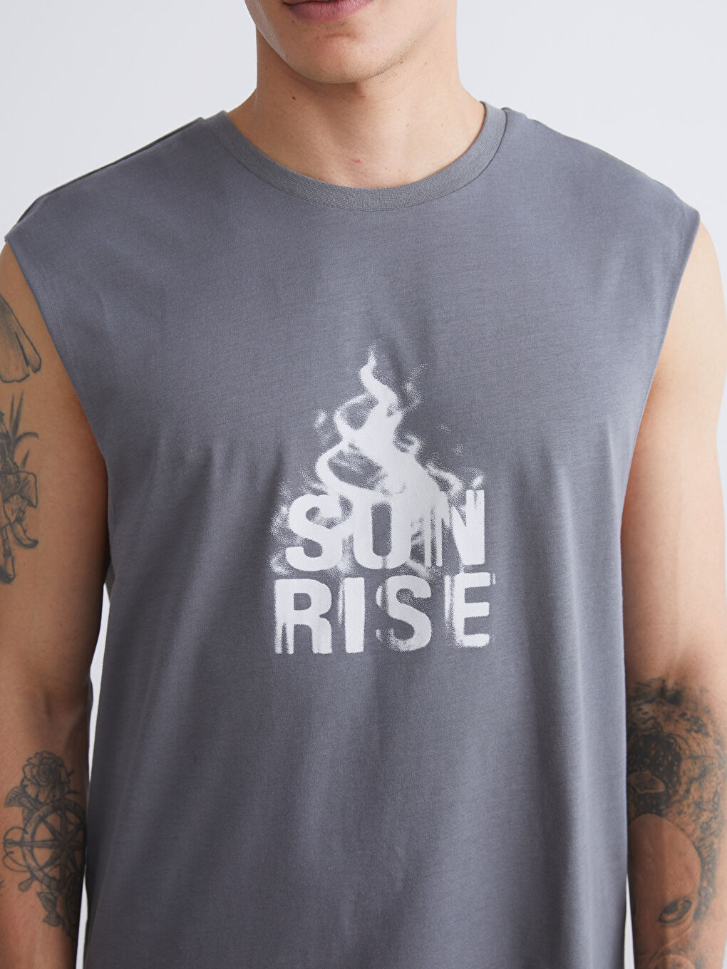 Gri Bisiklet Yaka Baskılı Penye Erkek Kolsuz Tişört-2