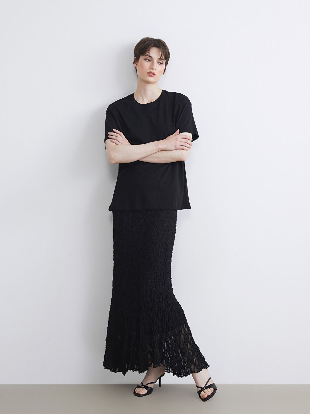 Siyah Beli Lastikli Dantelli Etek