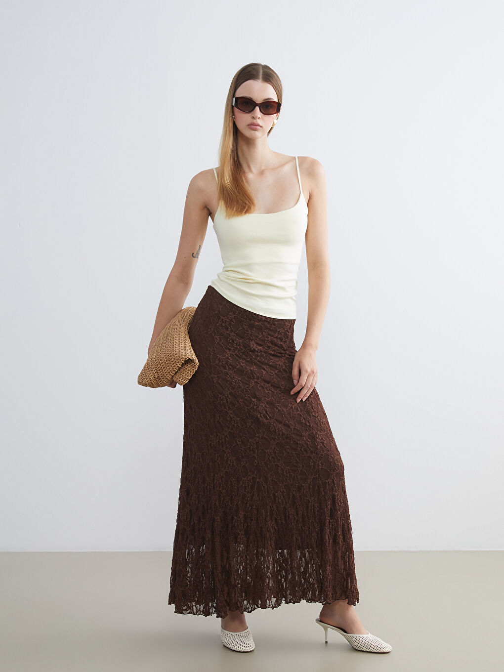 Kahverengi Beli Lastikli Dantelli Etek
