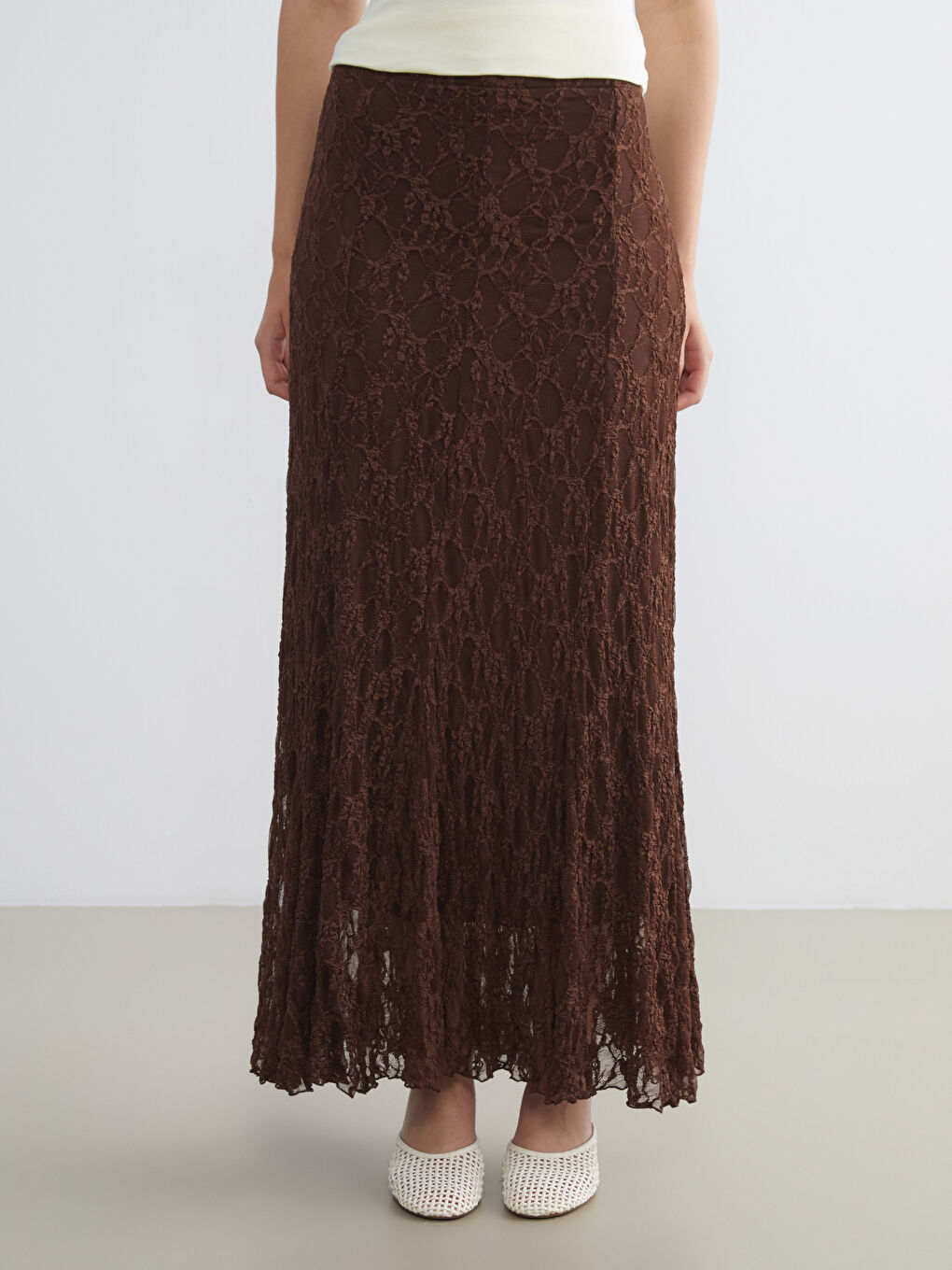Kahverengi Beli Lastikli Dantelli Etek-1