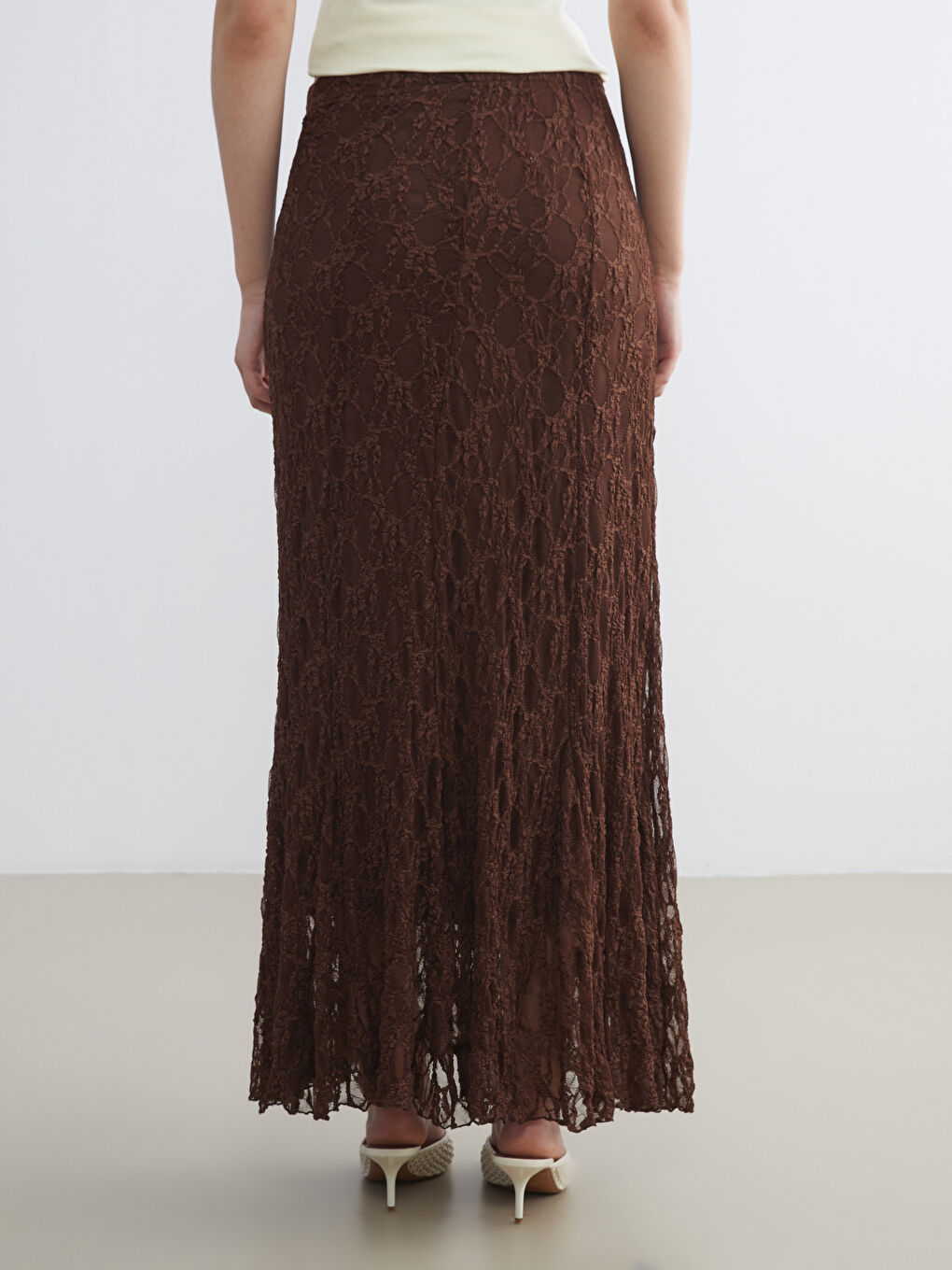 Kahverengi Beli Lastikli Dantelli Etek-3