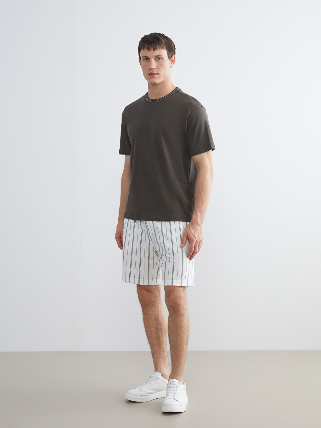 Haki Bisiklet Yaka Erkek Tişört-1