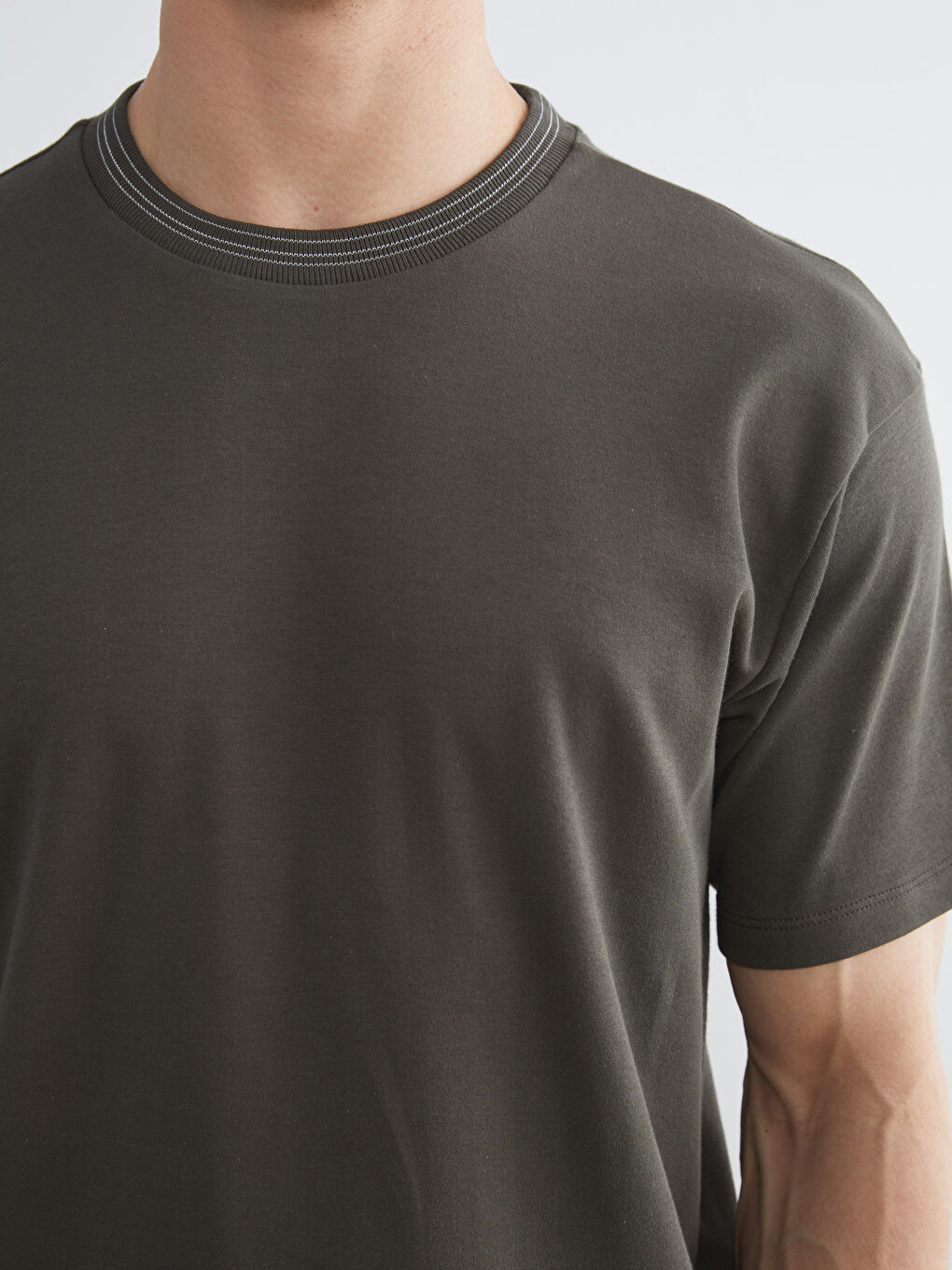 Haki Bisiklet Yaka Erkek Tişört-2