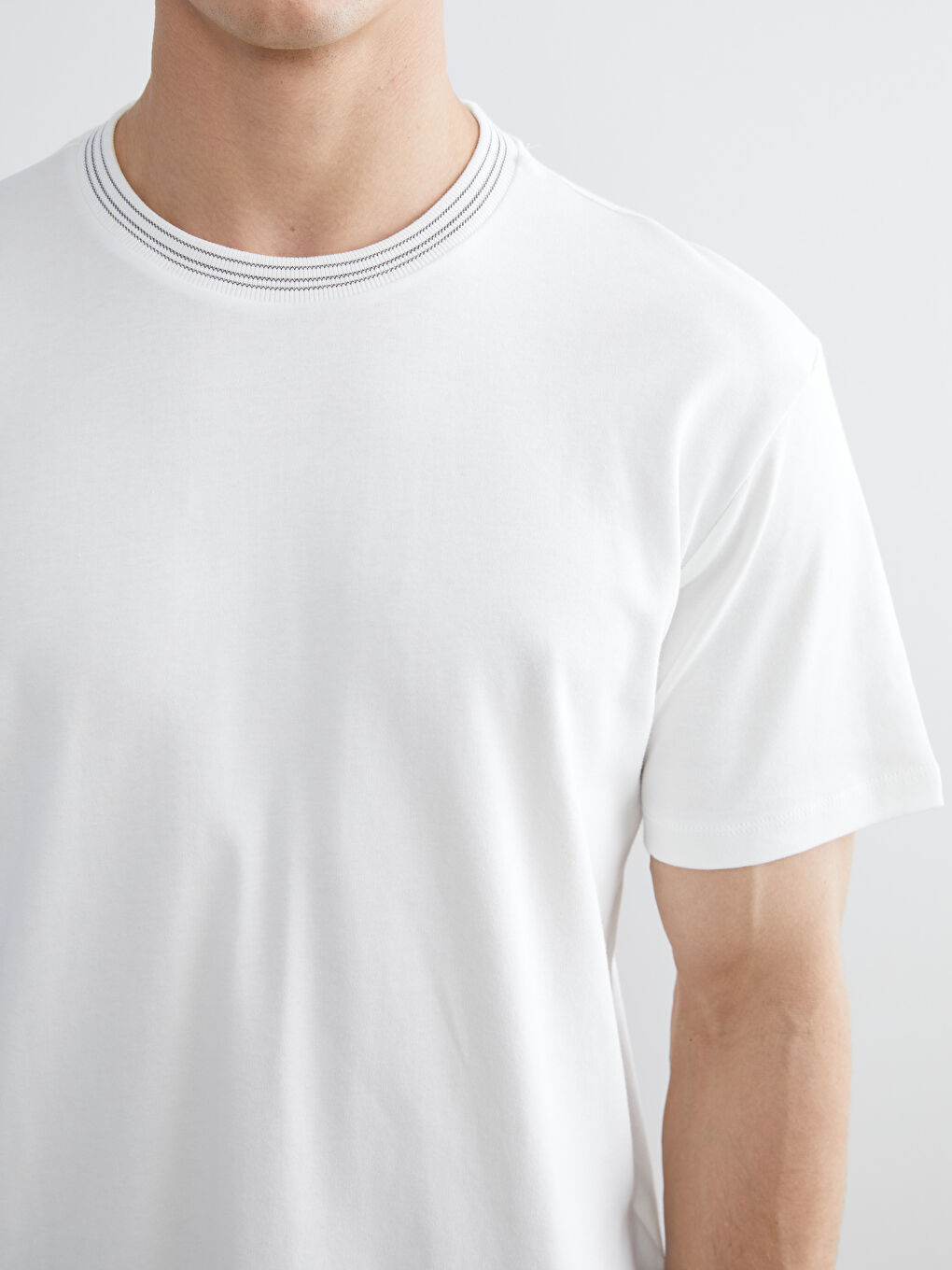 Ekru Bisiklet Yaka Erkek Tişört-2