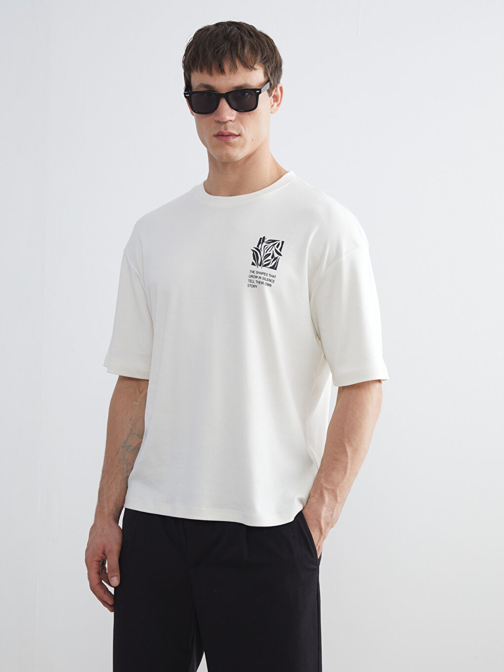 Ekru Bisiklet Yaka Baskılı Penye Erkek Tişört-1