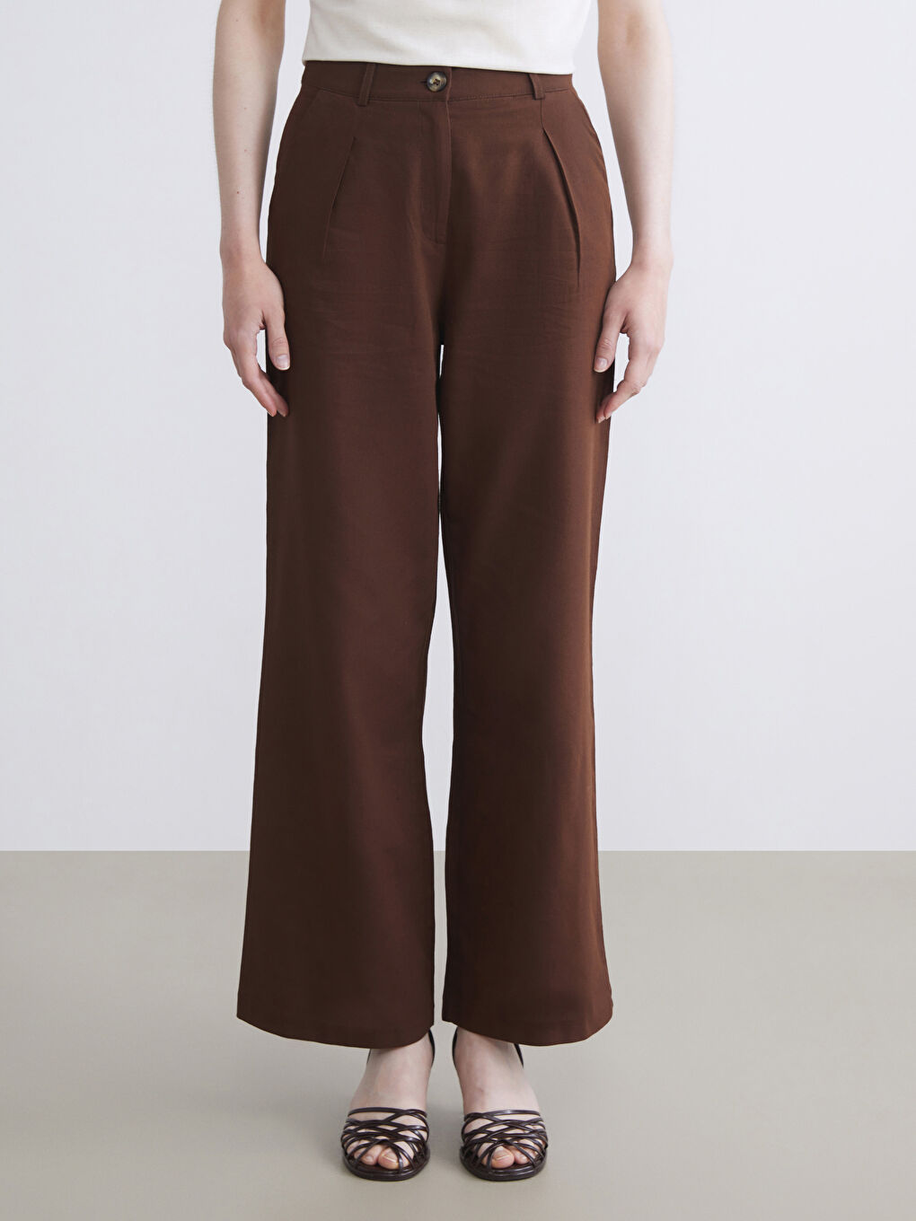 Kahverengi Keten Karışımlı Kadın Pileli Pantolon-1