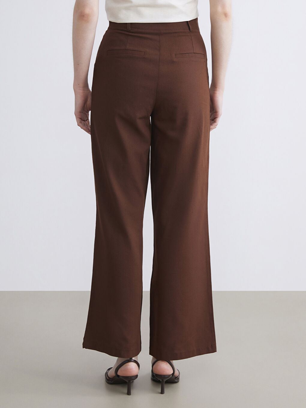 Kahverengi Keten Karışımlı Kadın Pileli Pantolon-3