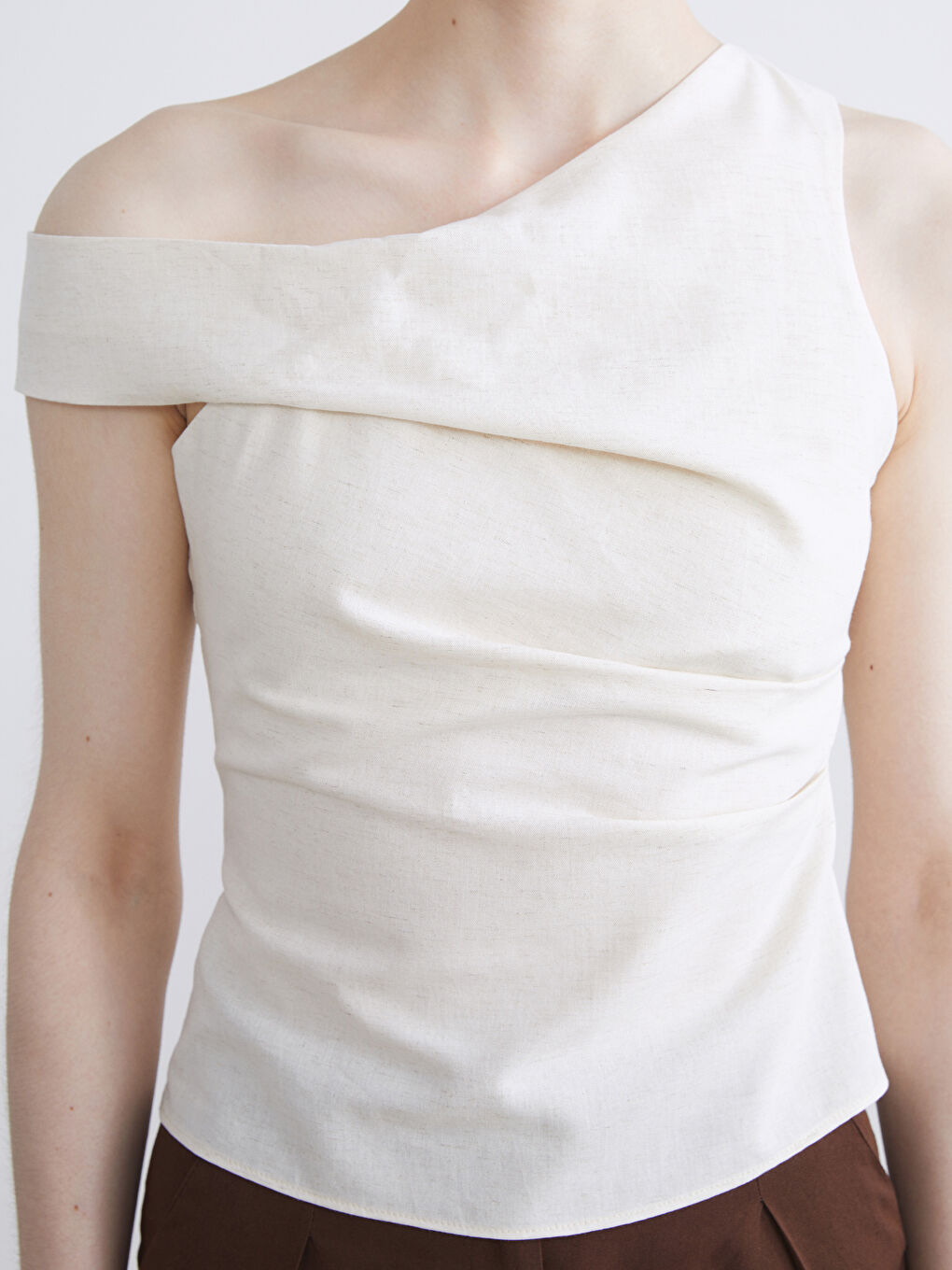 Bej Tek Omuz Keten Karışımlı Bluz-2