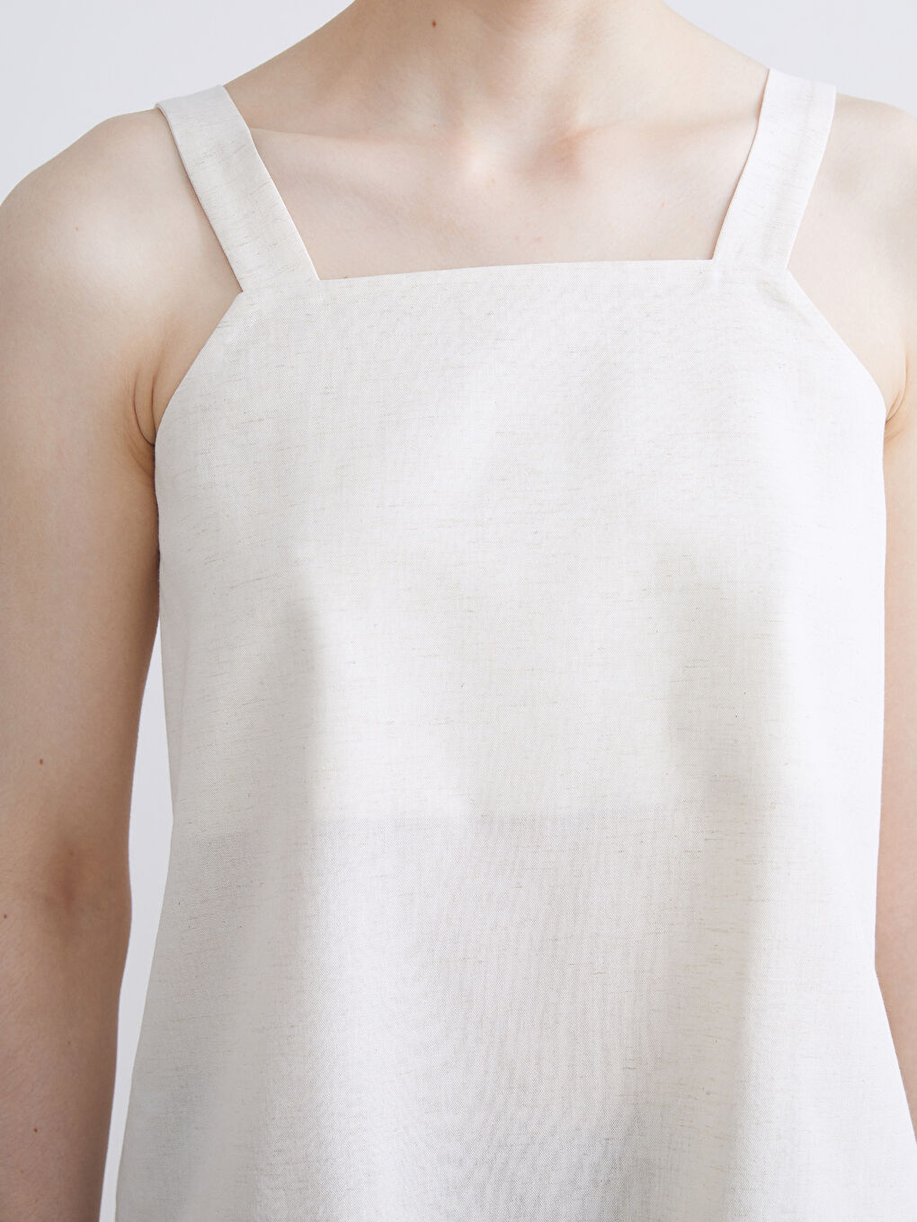 Bej Kare Yaka Askılı Keten Karışımlı Bluz-2