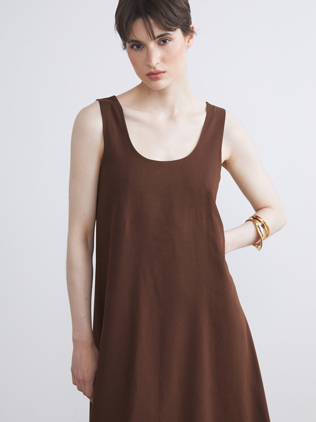 Kahverengi U Yaka A Kesim Keten Karışımlı Elbise-1