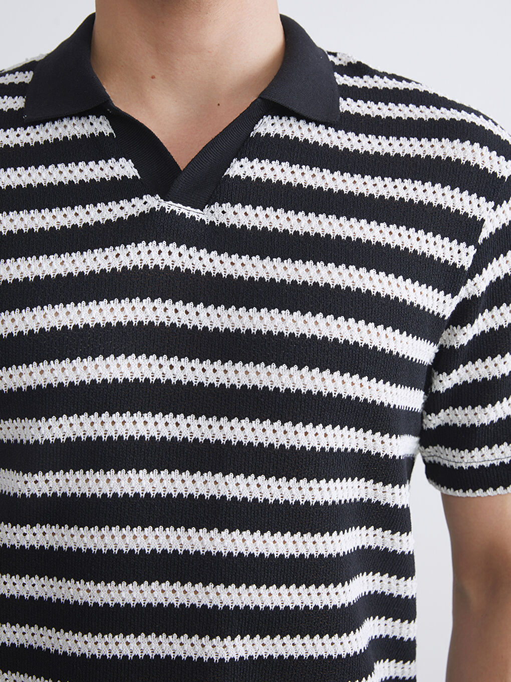 Siyah Polo Yaka Çizgili Penye Erkek Tişört-2