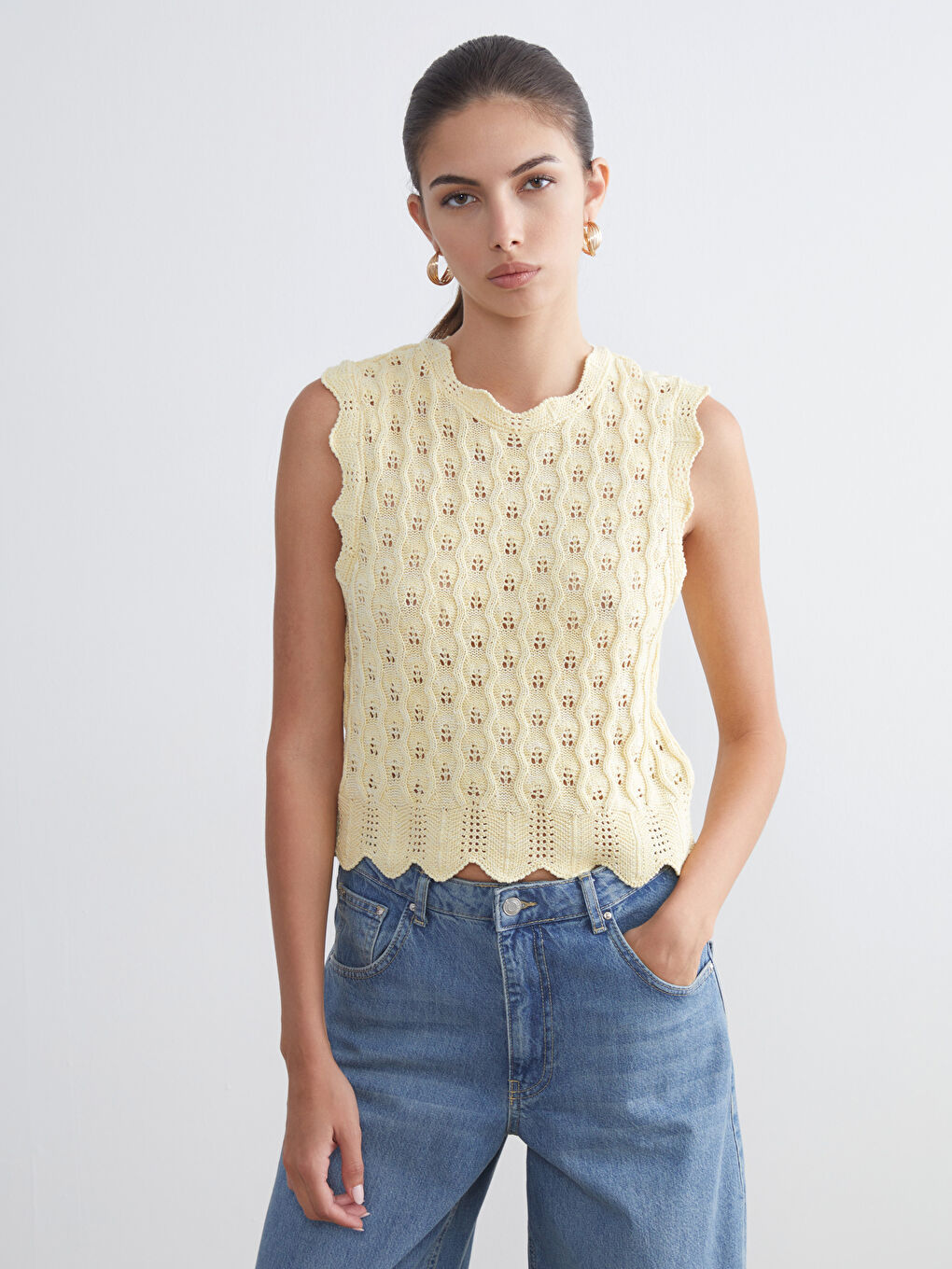 LCWAIKIKI Classic Crew Neck Hole-Knitted Women's Knitwear Sweater Vest -S5S226Z8-1FK