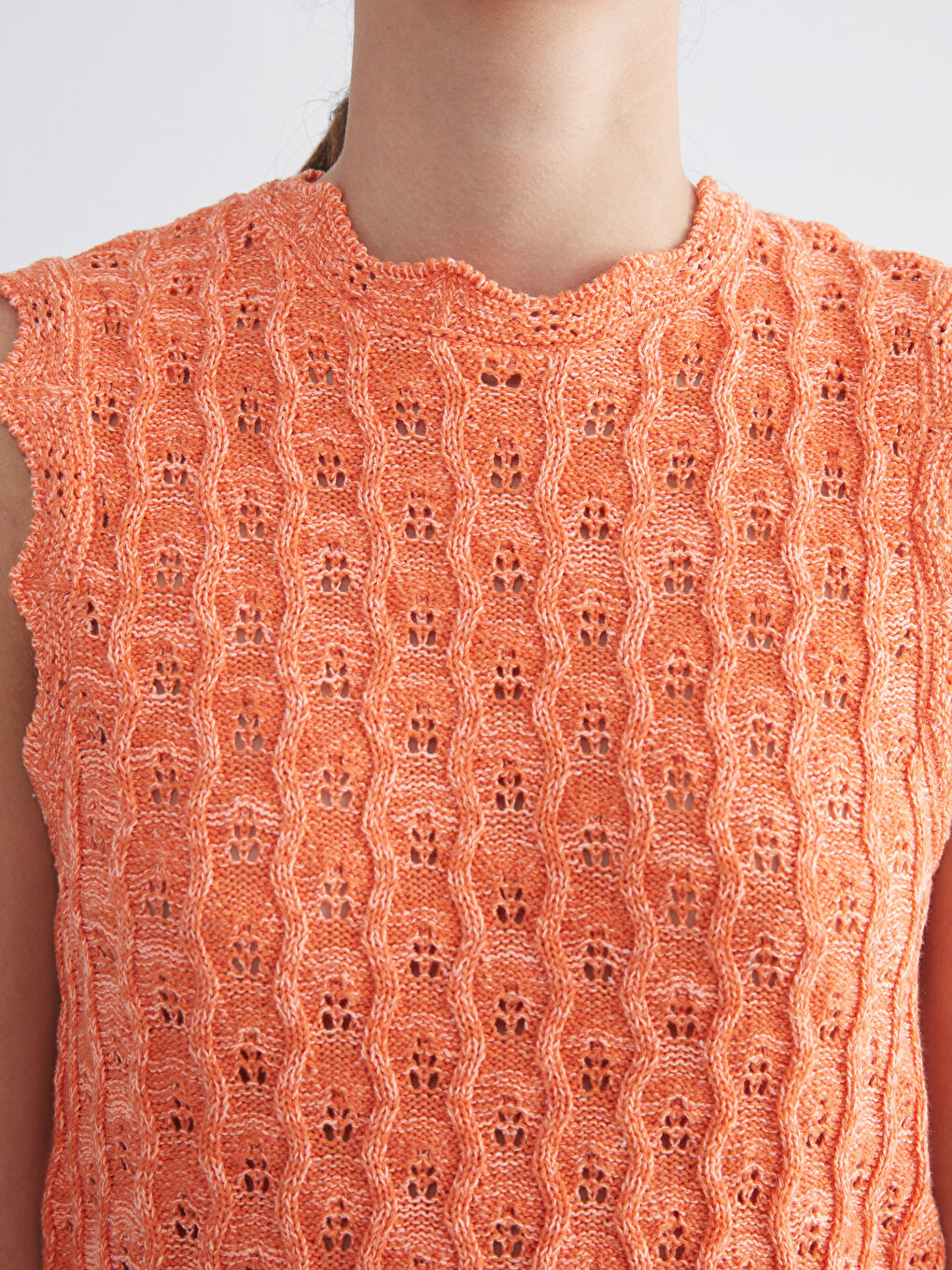 LCWAIKIKI Classic Crew Neck Hole-Knitted Women's Knitwear Sweater Vest -S5S226Z8-CSX