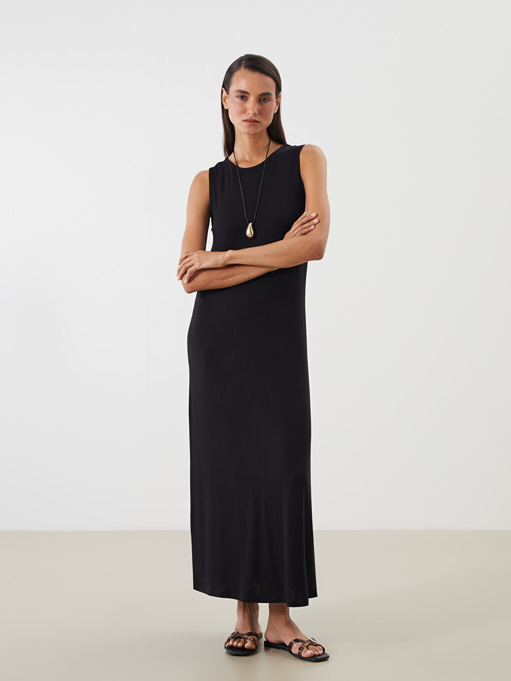 Siyah Bisiklet Yaka Elbise Astarı