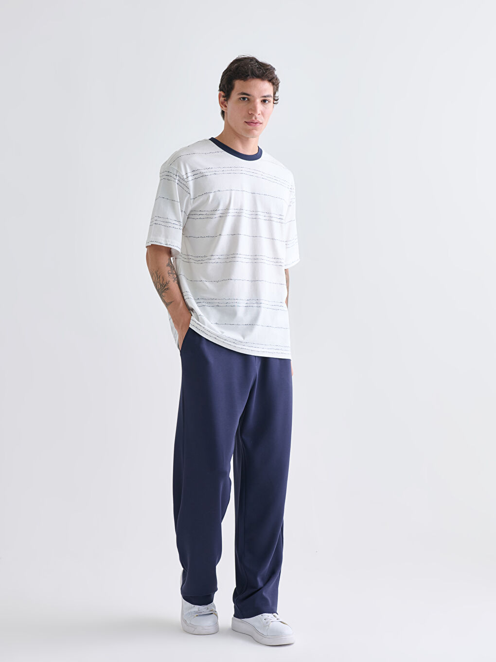 Ekru Bisiklet Yaka Çizgili Penye Erkek Tişört-1