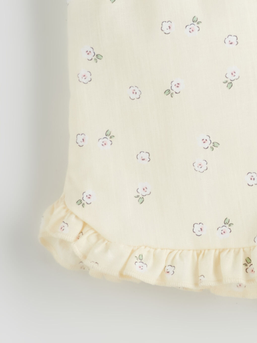 Sarı Beli Lastikli Kız Bebek Fırfırlı Şort-2