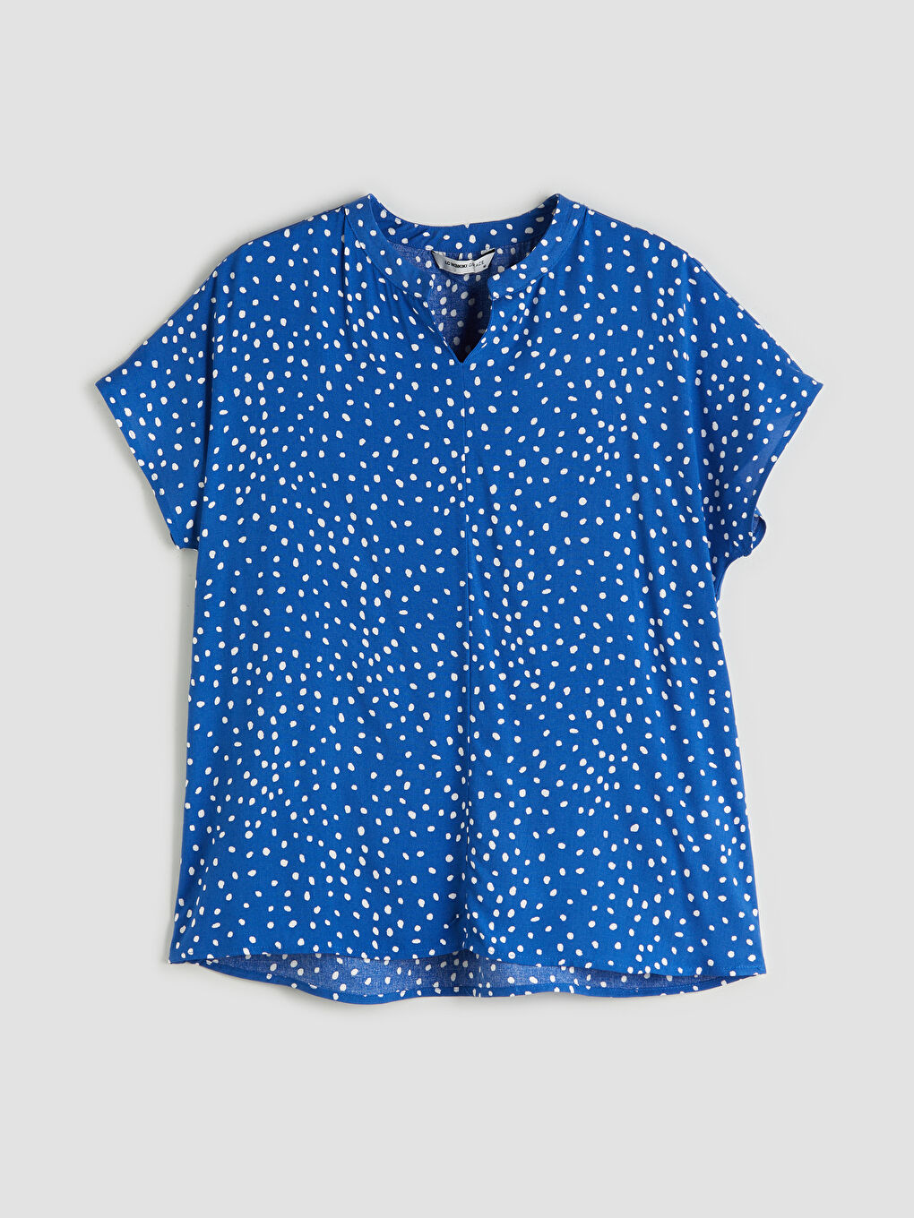 Mavi Kaçık Yaka Puantiyeli Bluz-4