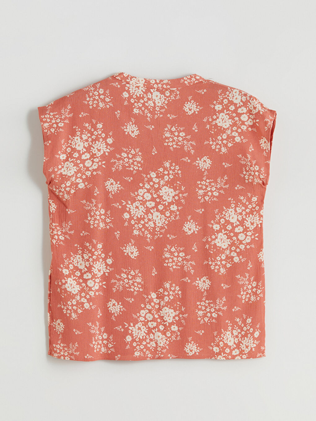 Mercan Kaçık Yaka Çiçekli Bluz-5