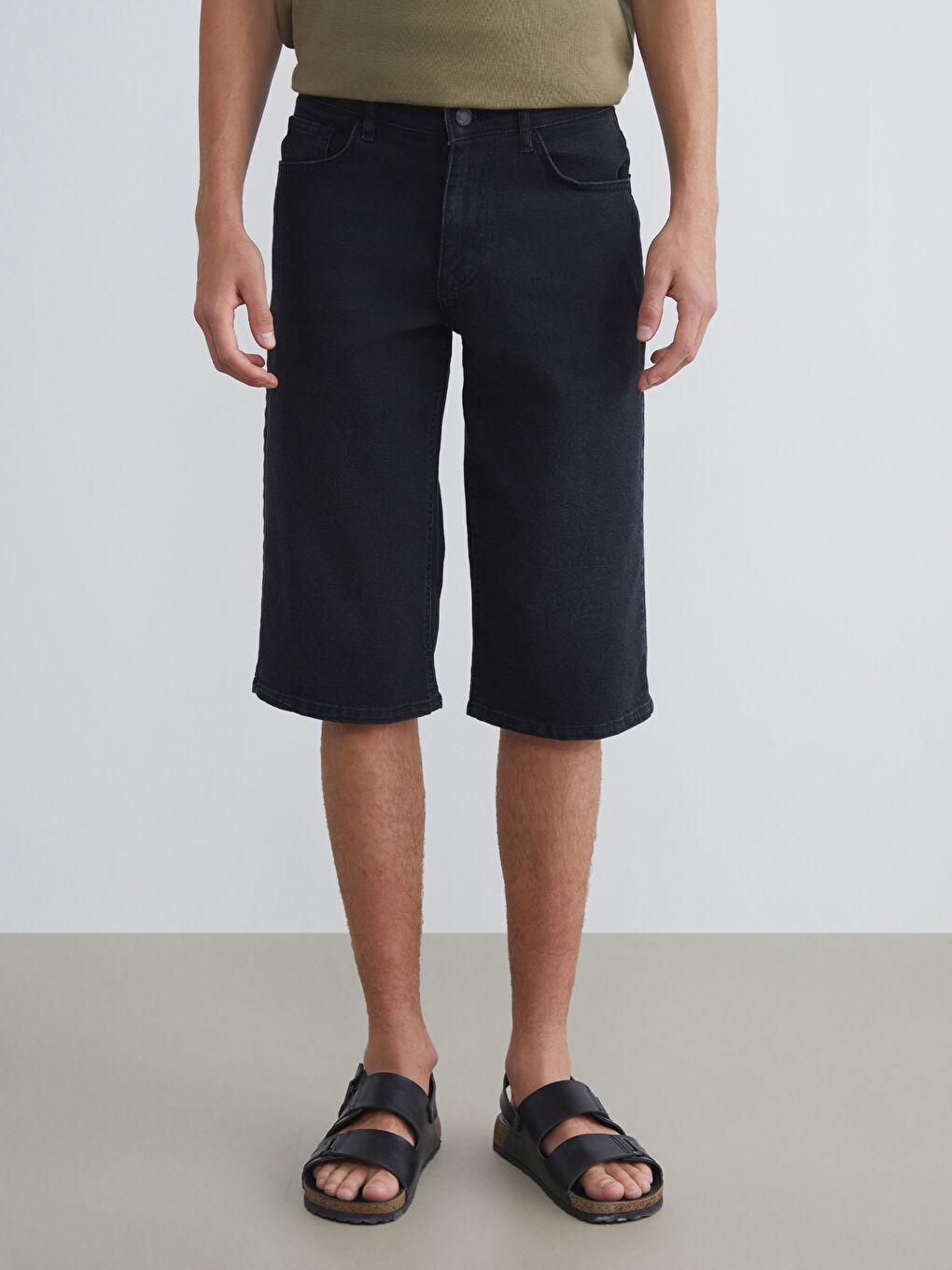 Siyah Standart Kalıp Erkek Jean Şort-1