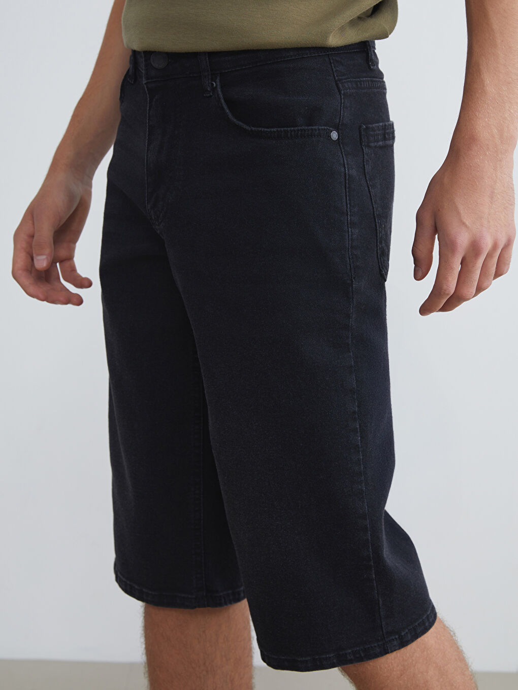 Siyah Standart Kalıp Erkek Jean Şort-2