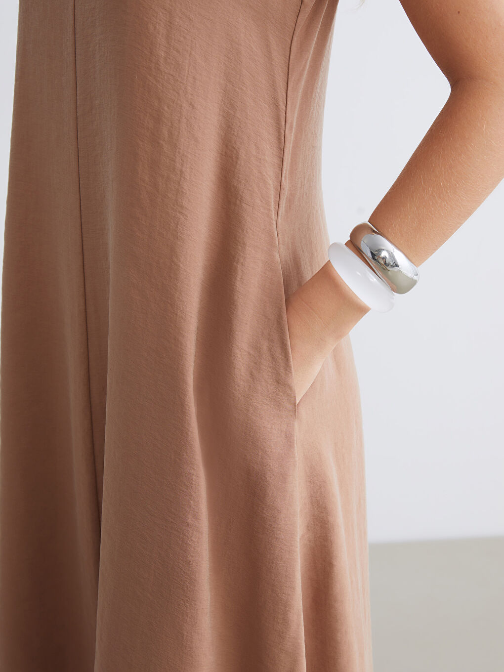 Kahverengi Bisiklet Yaka Modal Karışımlı Elbise-2