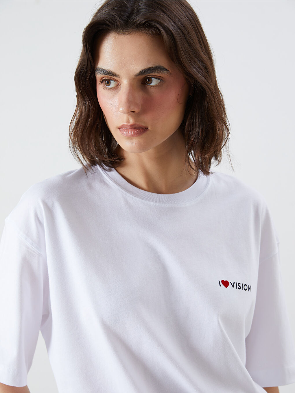 Beyaz Bisiklet Yaka Baskılı Oversize Kadın Tişört