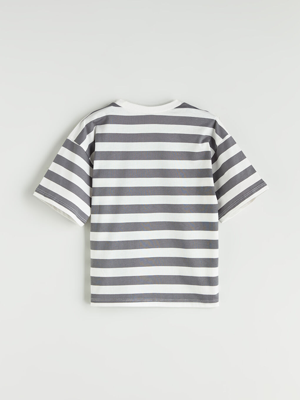Ekru Bisiklet Yaka Çizgili Erkek Çocuk Tişört-1