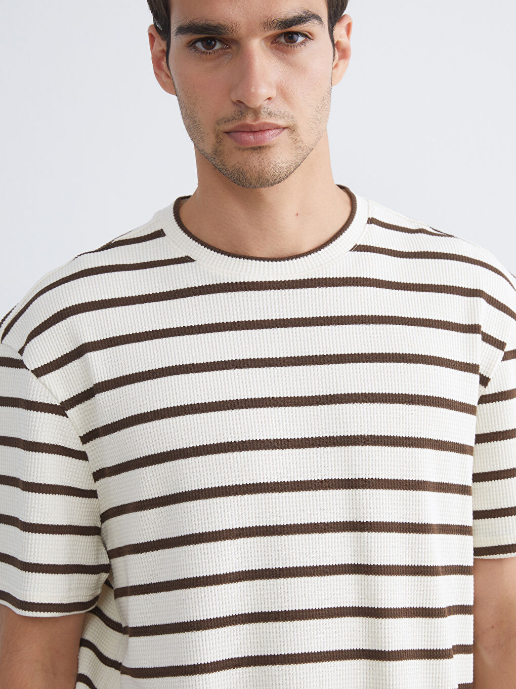 Kahverengi Bisiklet Yaka Çizgili Penye Erkek Tişört-2