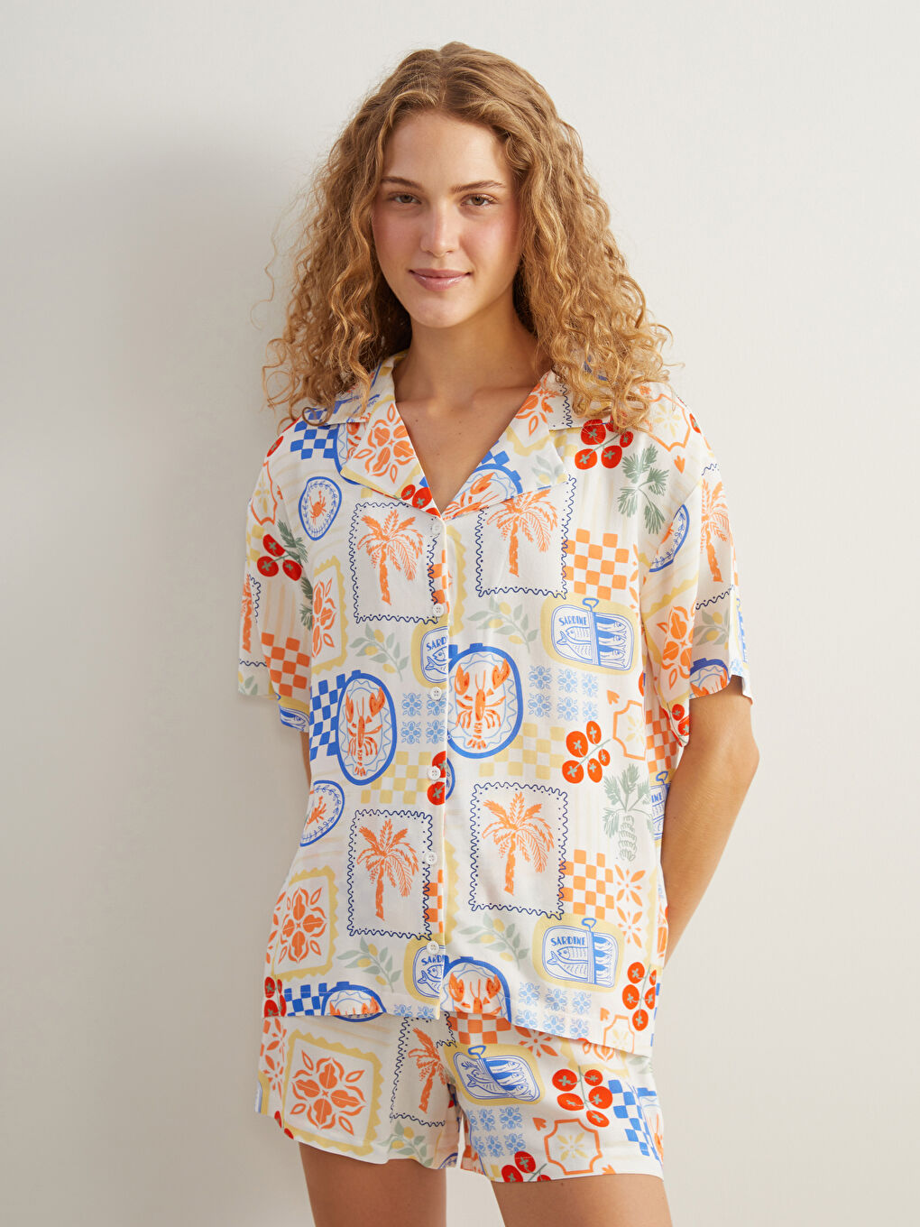 Ekru Gömlek Yaka Desenli Kadın Şortlu Pijama Takımı
