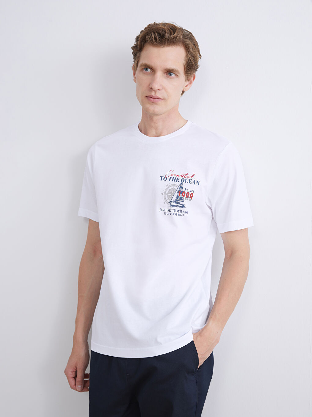 Beyaz Bisiklet Yaka Baskılı Penye Erkek Tişört