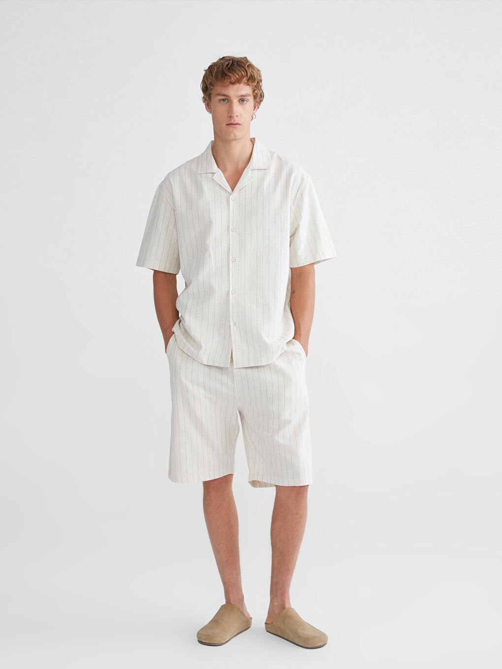 Ekru Rahat Kalıp Erkek Şort