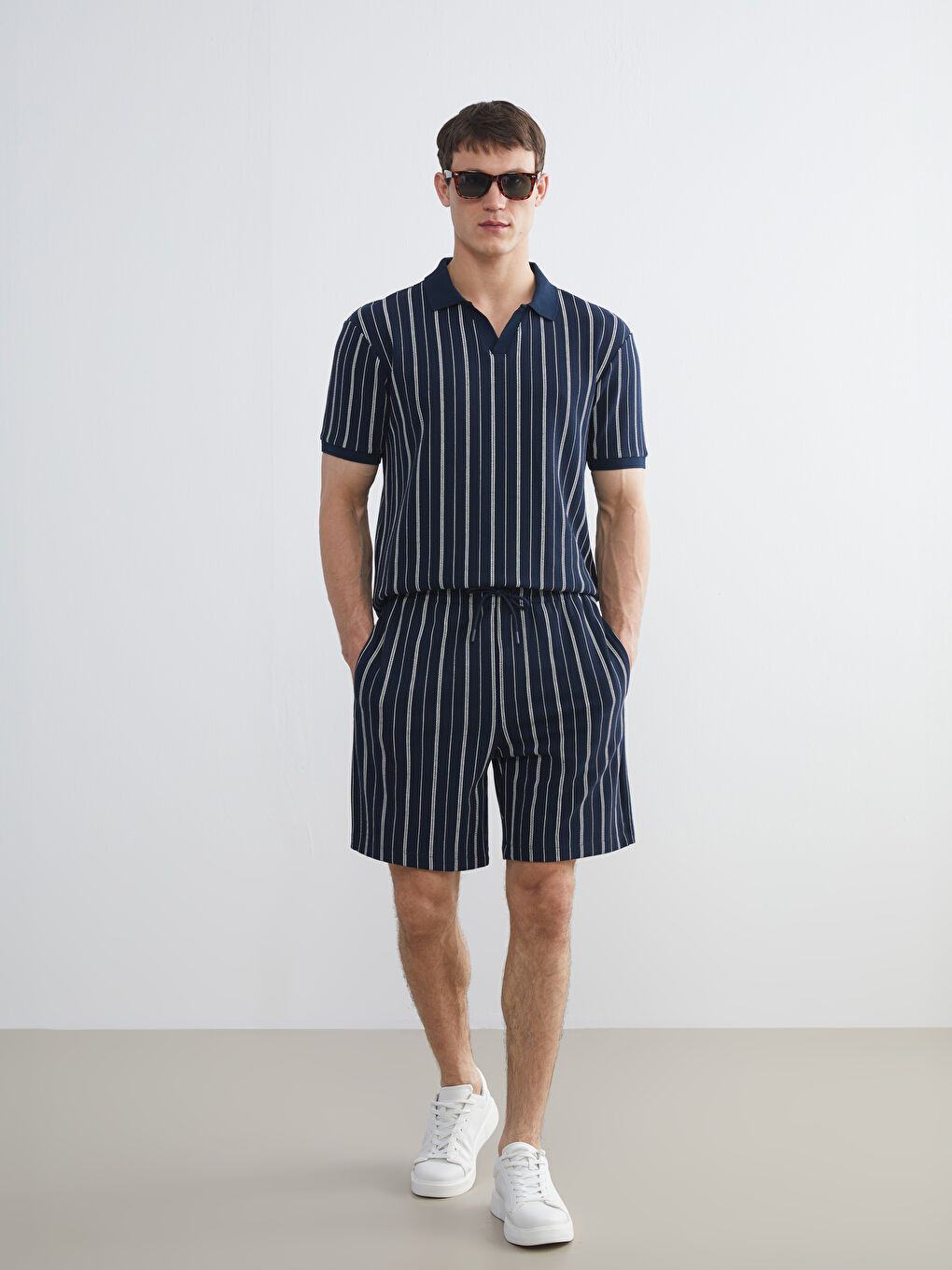 Lacivert Polo Yaka Çizgili Erkek Tişört-1