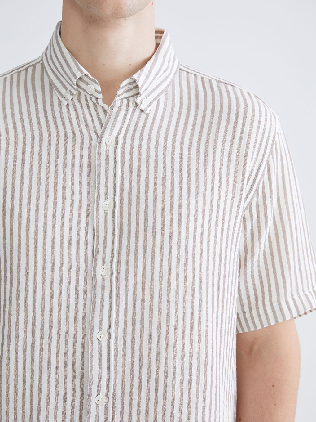 Kahverengi Regular Fit Kısa Kollu Çizgili Müslin Erkek Gömlek-2