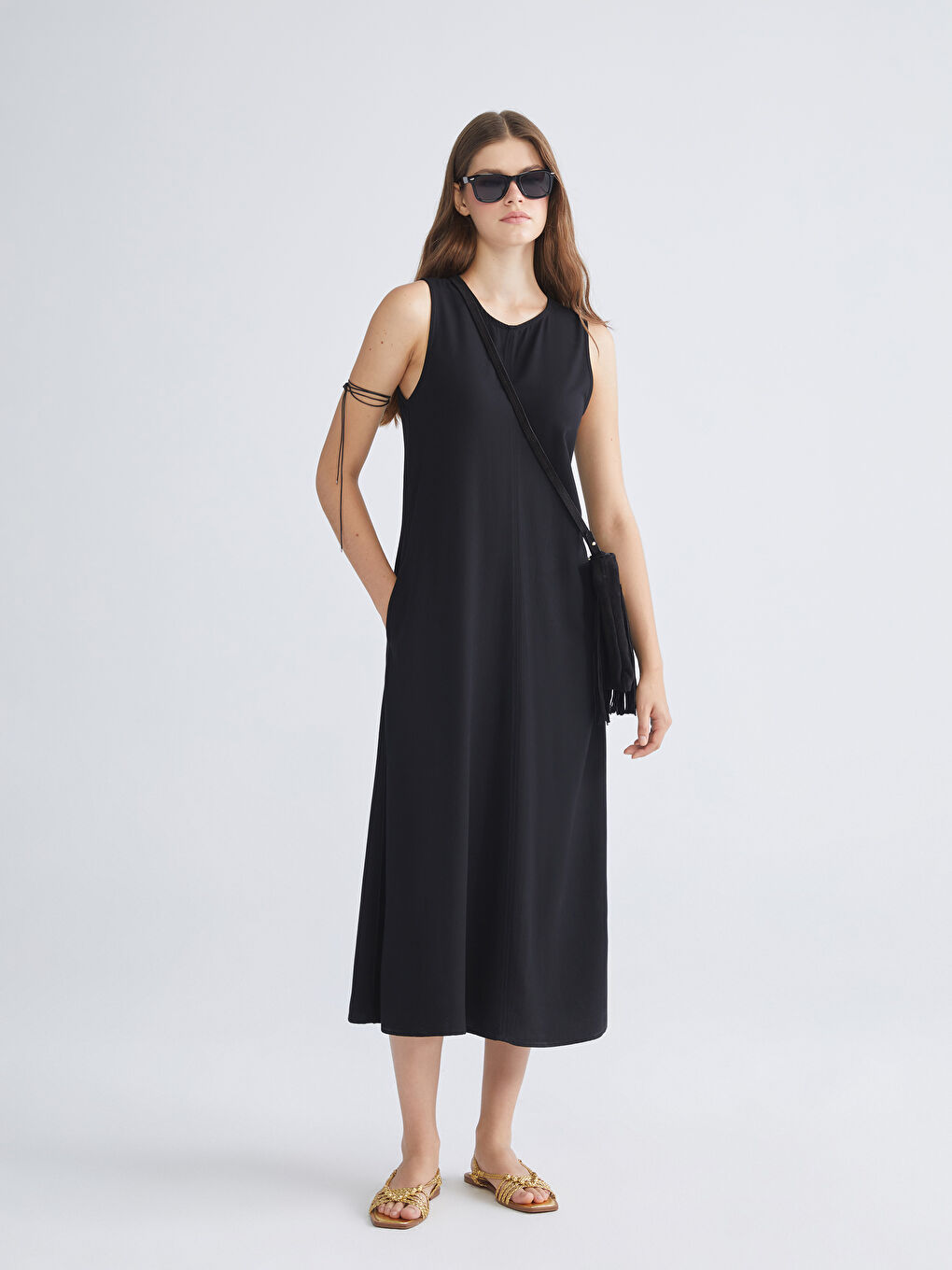 Siyah Bisiklet Yaka A Kesim Keten Karışımlı Elbise-1