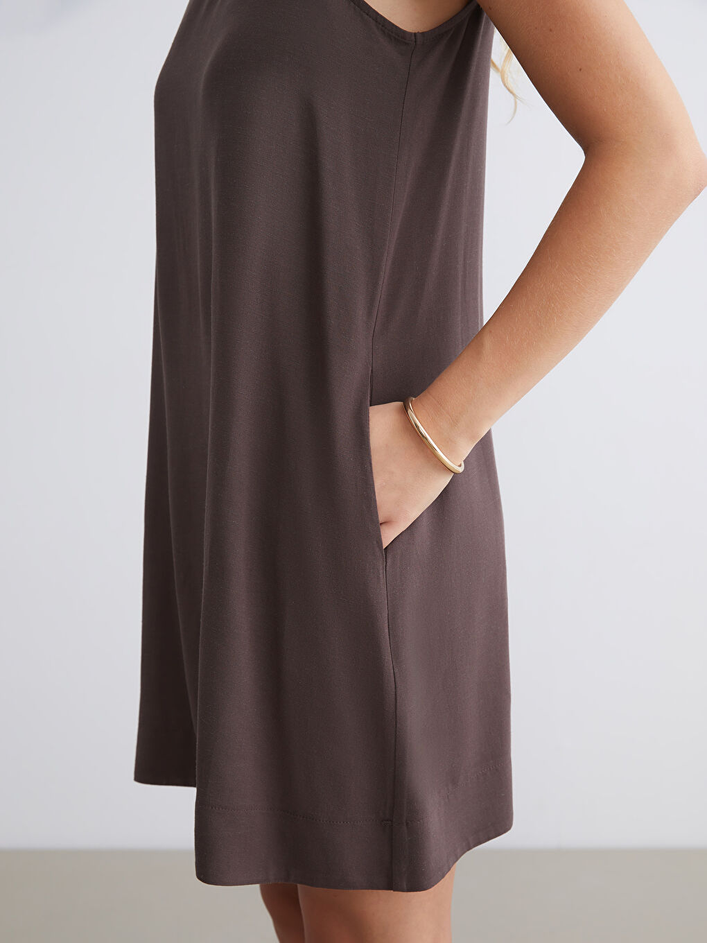 Kahverengi U Yaka A Kesim Keten Karışımlı Elbise-2