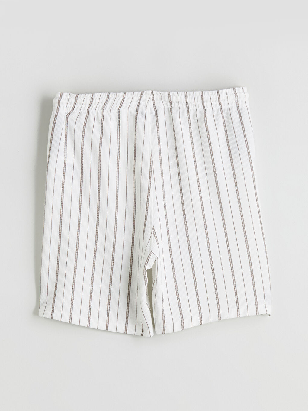 Bej Standart Kalıp Çizgili Erkek Şort-5